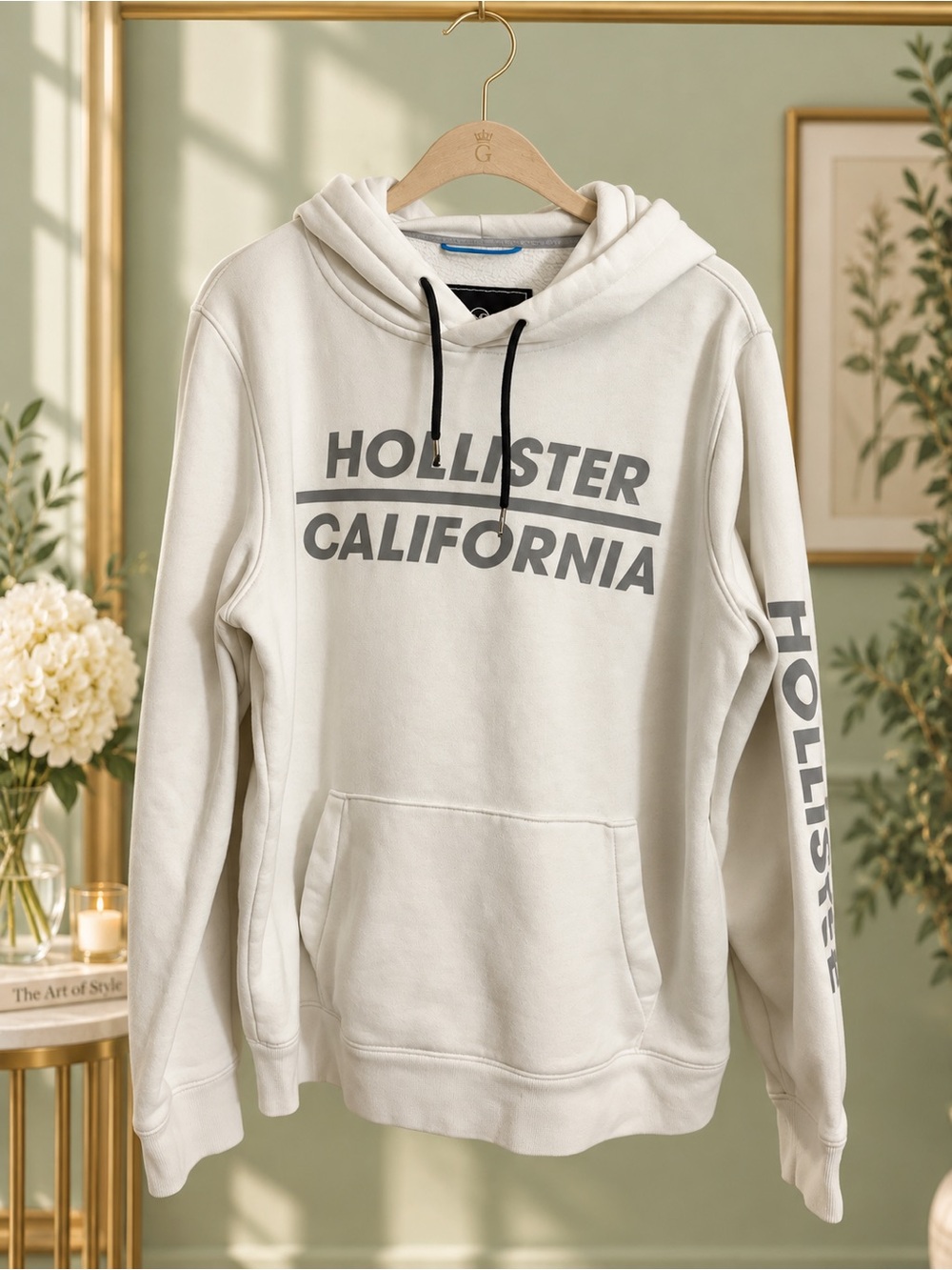 Hollister California White Graphic Pullover Hoodie Size L Sleeve Logo